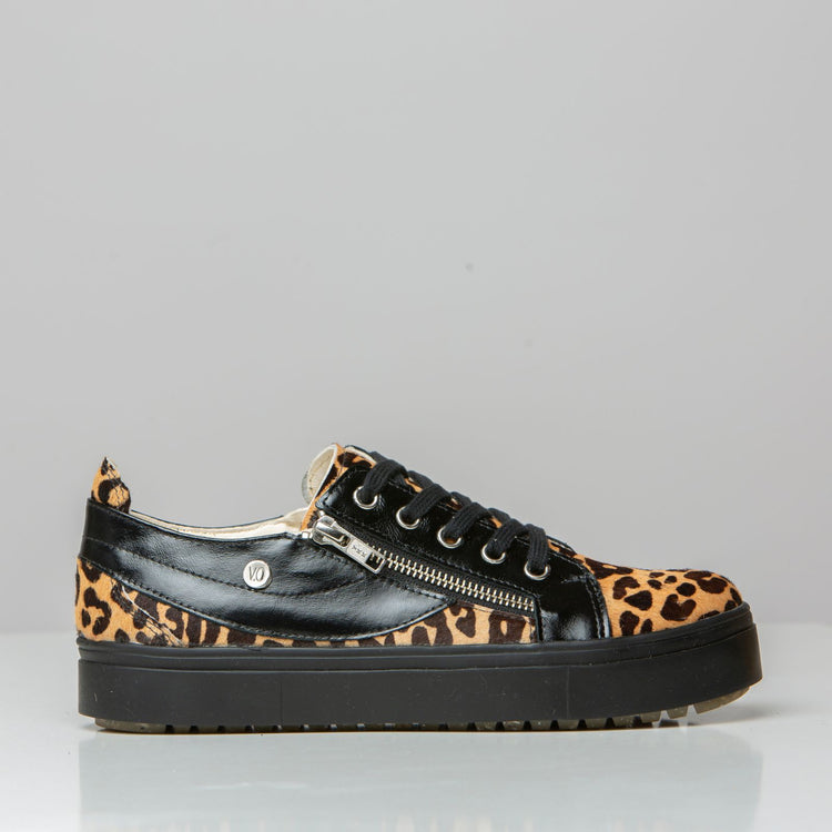 Zapatilla Cuero Animal Print y Negro con Cierres