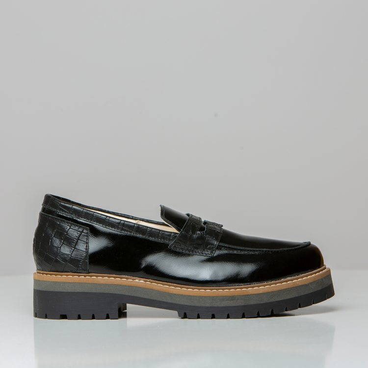 Mocasín Negro con Planta Bicolor