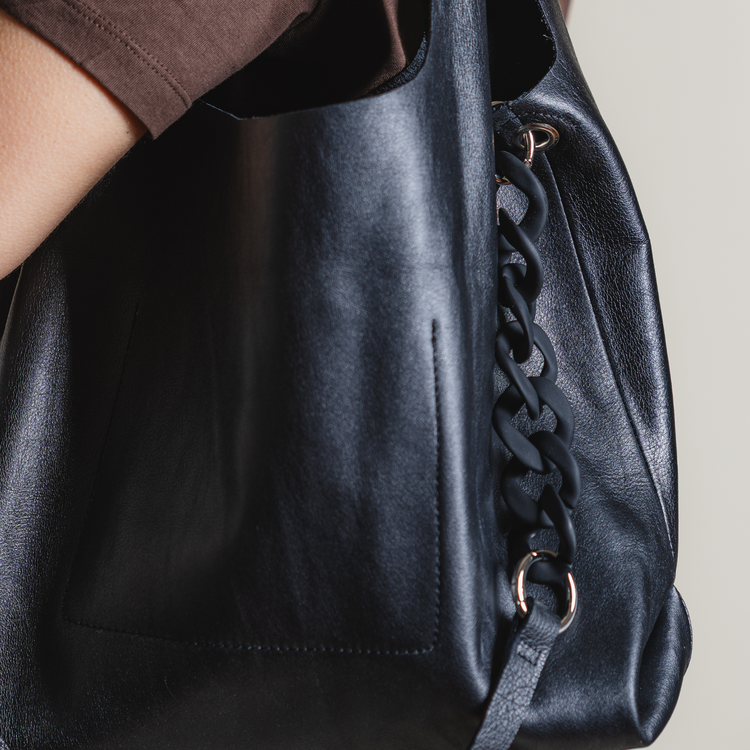 Mila I Cartera